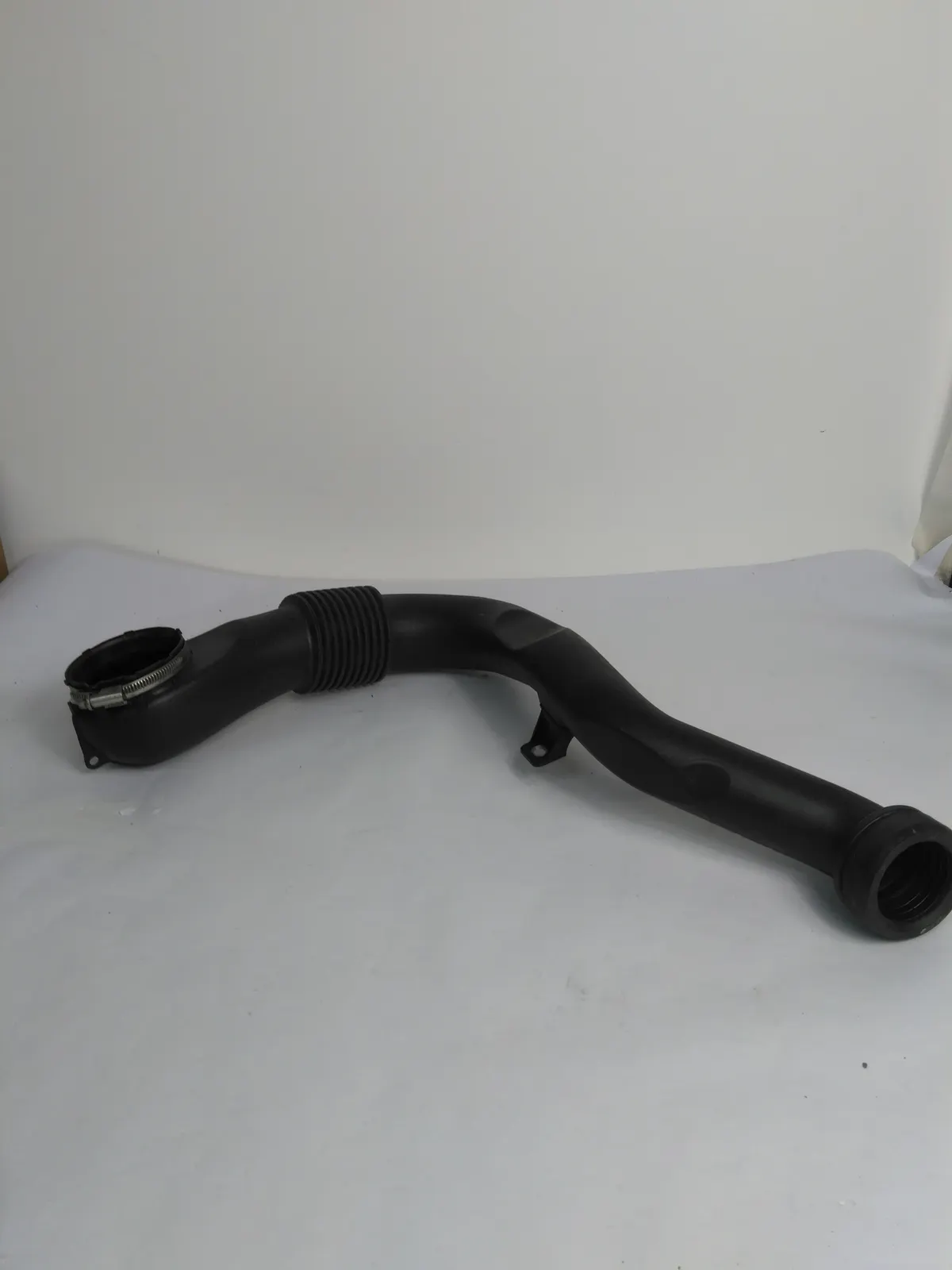 RANGE ROVER, LAND ROVER DISCOVERY 4 3.0TD AIR INTAKE PIPE AH22-7990-FA 2013