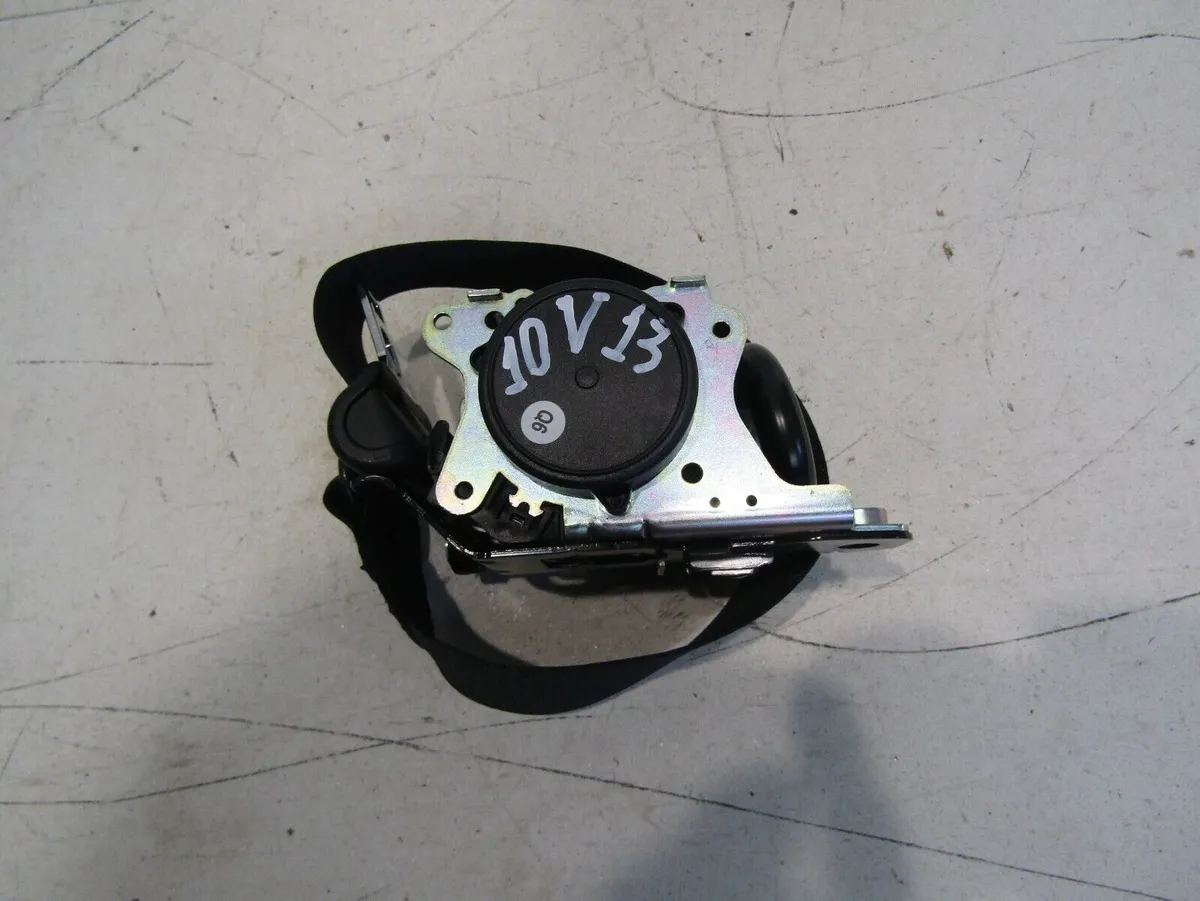 MERCEDES C CLASS C205 COUPE SEAT BELT FRONT LEFT P/N: A2058601501 REF