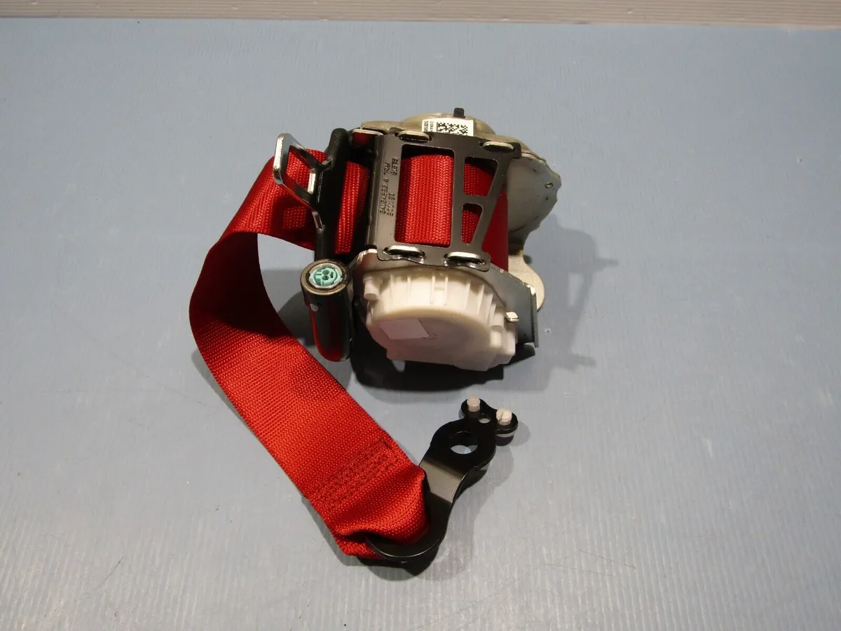 Mercedes C Class W205 Rear Left Seat Belt Genuine A2058602385 REF N13-18