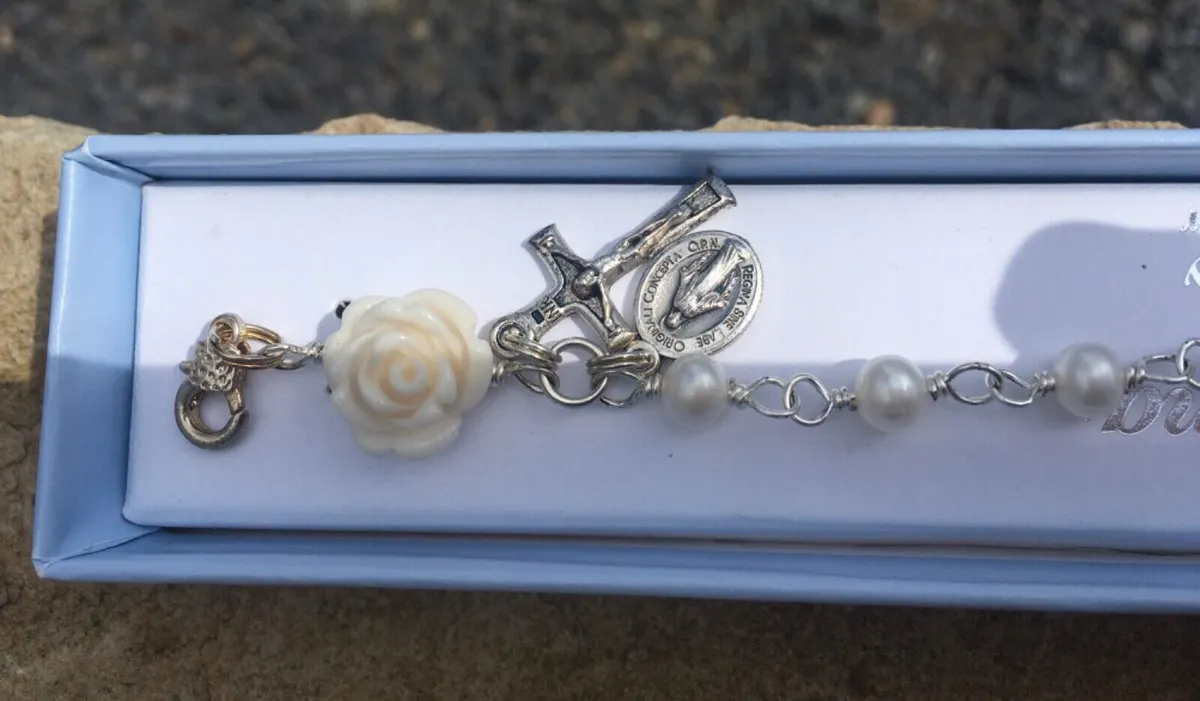 Dyadema Sterling Silver Bracelet With Fresh Water Pearl, holy medallion and rose