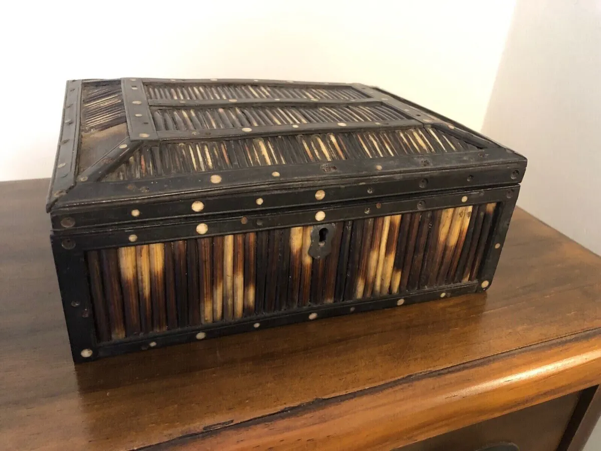 ANTIQUE PORCUPINE QUILL BOX FOR RESTORATION CALLE