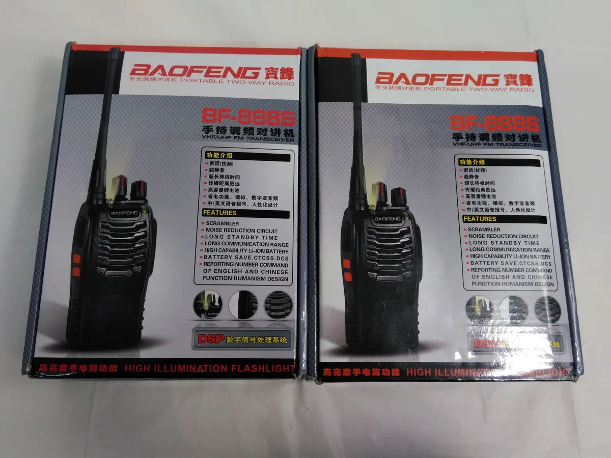 4x BF-8885 Baofeng Radios 400-470 MHZ w/ High Illumination Flashlight