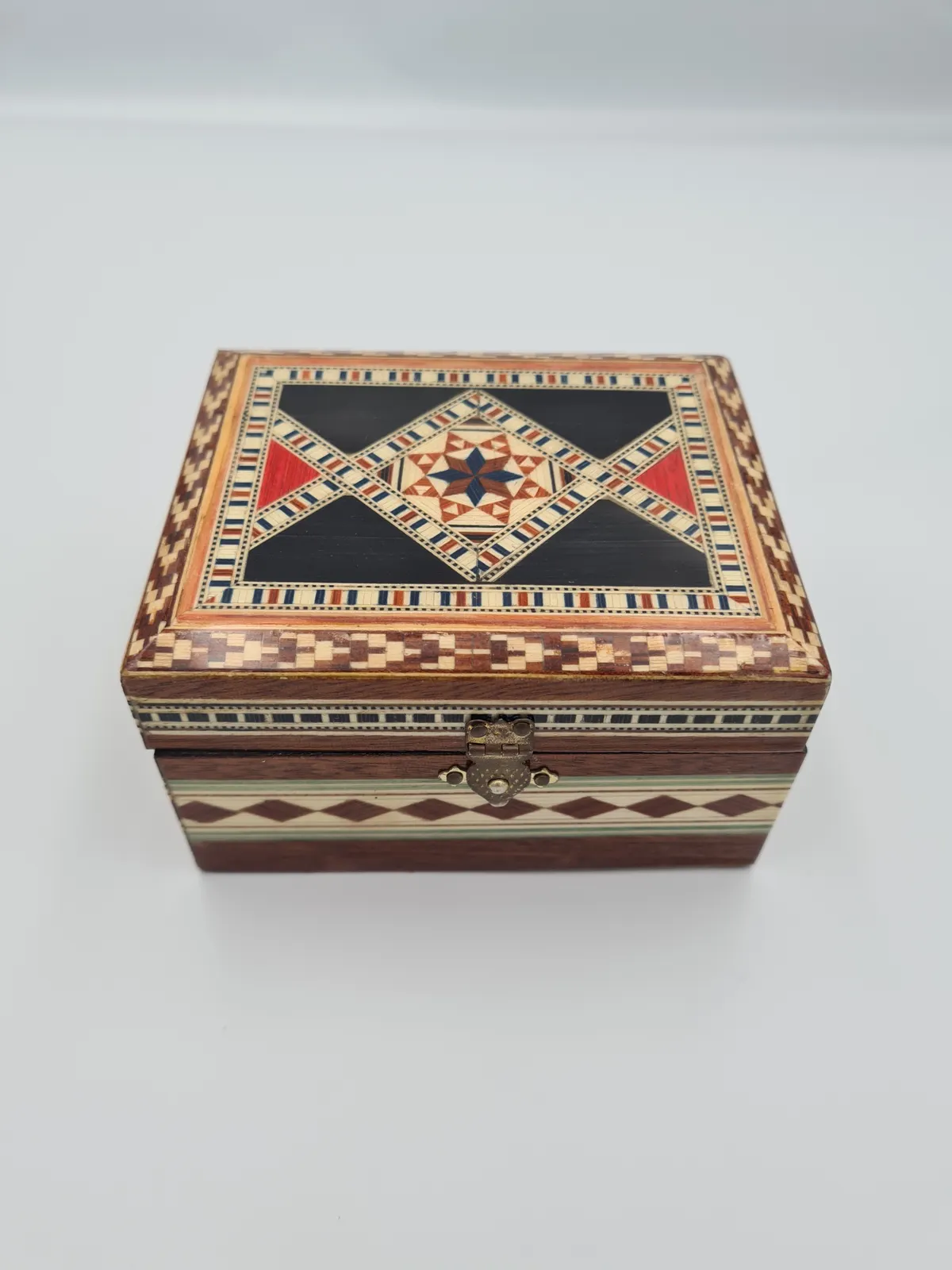 Vintage Spanish inlaid wooden marquetry box taracea intarsia ornament decorative