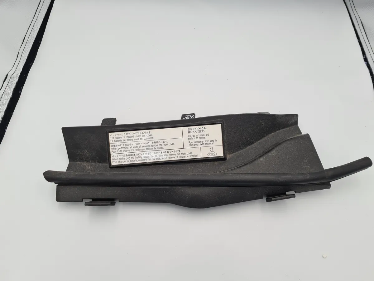 Toyota Rav4 Scuttle Panel Mk2 01-06 Front Section Battery Cover 55786-42030