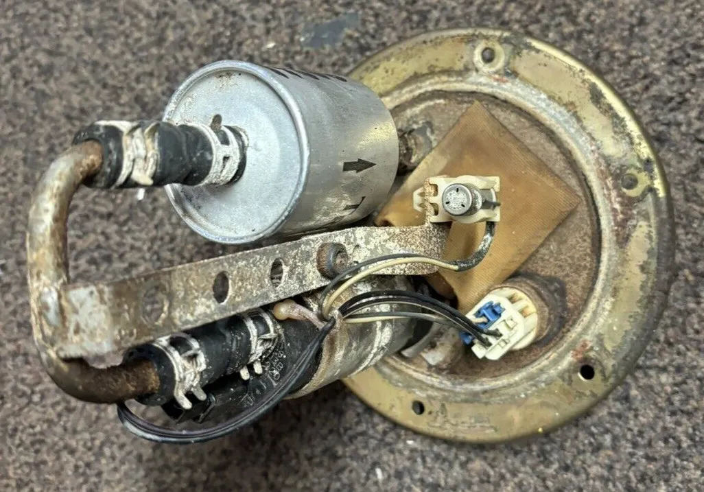 2000 Triumph TT600 Petrol Fuel Pump T1241085