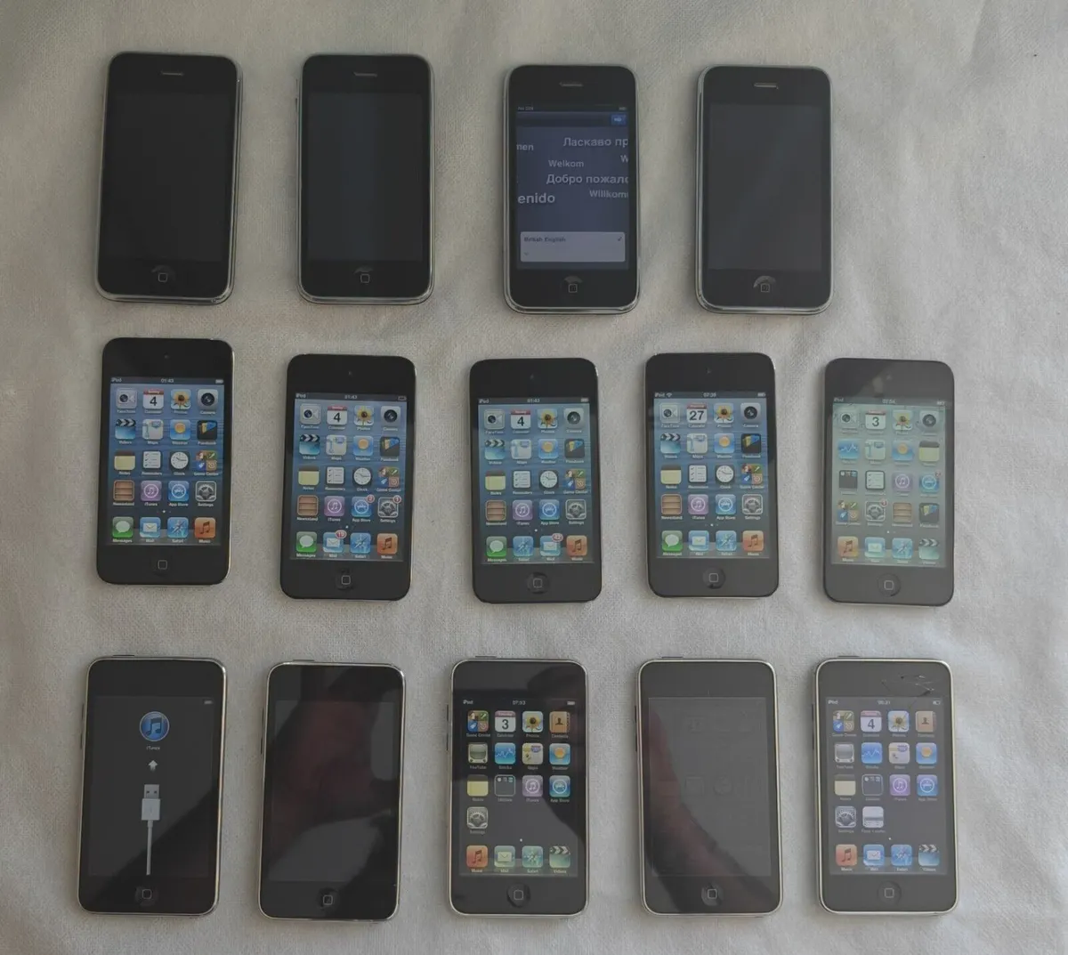 Apple JobLot 14 x  iPhone 3GS, iPod Touch 2nd and 4th gen - 90% working