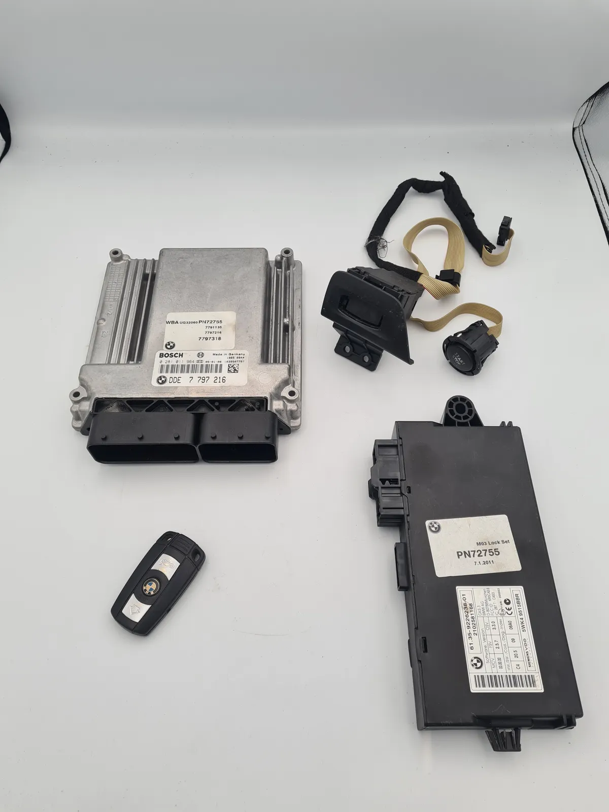 2005 BMW 120d1 Series - ECU & Key set - Bosch 0 281 011 964