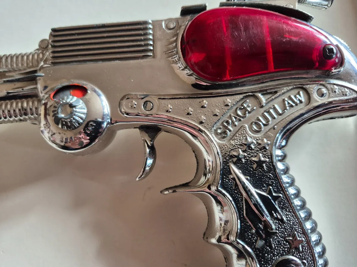 ORIGINAL BCM Space Outlaw Atomic Ray Gun Chrome 1960s Vintage Toy
