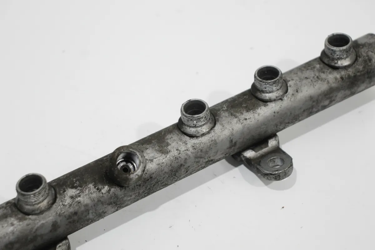 Used Audi Q7 4L 3.0 TDi V6 Diesel Left Fuel Rail 059130089AB