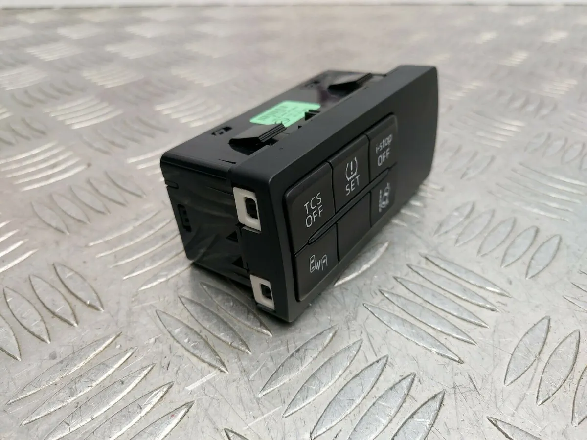 MAZDA CX-3 DK TCS ESP OFF TYRE SWITCH CONTROL BUTTON PANEL DD2E66170