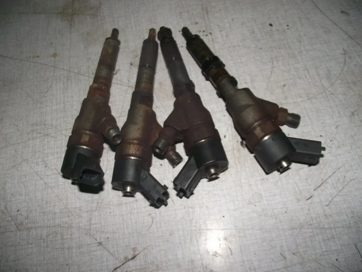 2 X CITROEN C5 2001 2.0LTR DIESEL (Y199VGP) INJECTOR  9641742880