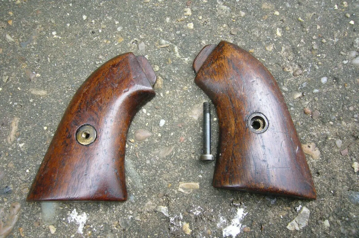 Remington 1875 Army revolver pistol grips. Powder flask mold colt case interest