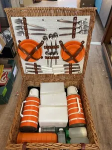 Vintage Optima Picnic Basket Pretty Complete Vaccinations Thermos EE