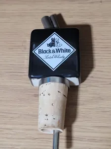 POURER  CERAMIC BLACK & WHITE SCOTCH WHISKY