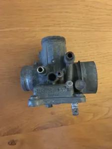 Suzuki GT185 Carburettor RH body only , 366 over 01 , See below