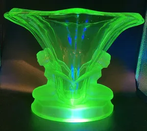 Walther & Sohne "Windsor" Art Deco Uranium Glass Vase 7.5" H Satin glass ladies
