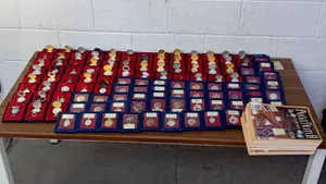 115 x Hachette Pocket Watch Collection with Magazines – Vintage Complete Set