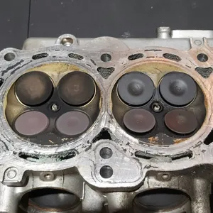 HONDA CBR900RR SC44 CYLINDER HEAD COMPLETE 2000-01 W/ CAMS & HOLDERS GENUINE