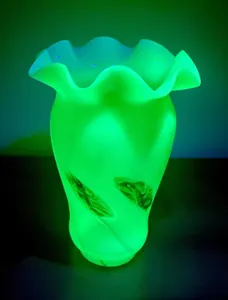 Antique Victorian Vaseline Uranium Glass Lamp Shade - Pulled Feather Design
