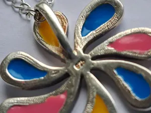 TGGC Large Pastel Mother Of Pearl Sterling Silver Flower Pendant/Chain Preowned