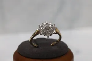 Pre-owned 9ct Yellow Gold Diamond Cluster Ring - Size N½ UK Hallmarked