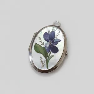 Vintage K&L 925 Sterling Silver Iris Flower Locket Necklace 1975 Pre-Owned Good