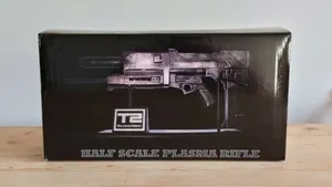 Hollywood Collectibles Group Terminator 2 1/2 Scale Plasma Rifle Limited Edition